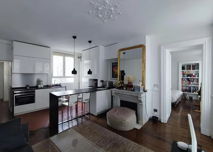 Air Conditioning Stylish Apartment